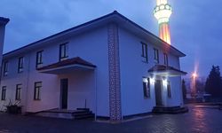 KÖY CAMİSİ YENİ GÖRÜNÜMÜNE KAVUŞTU