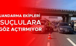 BİR MİKTAR UYUŞTURUCU ELE GEÇİRİLİRKEN, 3 GÖÇMEN KAÇAKÇISI YAKALANDI