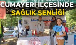 SAĞLIK PERSONELLERİ STANT KURUP VATANDAŞLARI BİLGİLENDİRDİ