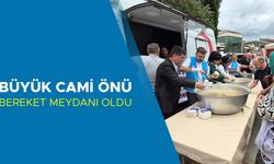 KAZANLARDA PİŞEN AŞURELER VATANDAŞLARA İKRAM EDİLDİ