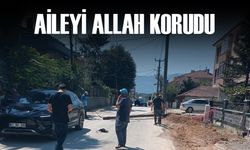 SEYİR HALİNDEKİ OTOMOBİLİN ÜZERİNE TELEFON DİREĞİ DEVRİLDİ