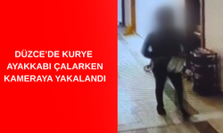 DÜZCE’DE KURYE AYAKKABI ÇALARKEN KAMERAYA YAKALANDI