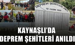 DUALAR EDİLDİ MEZARLARA KARANFİL BIRAKILDI
