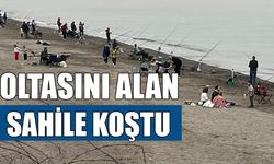AKÇAKOCA İLÇESİNDE OLTA AVCILARI STRESİNİ BALIK TUTARAK ATIYOR
