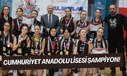 DÜZCE’DE VOLEYBOL GENÇ KIZLARDA ŞAMPİYON CUMHURİYET ANADOLU LİSESİ