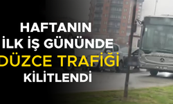 HASTANE YOLU ARAÇ YOĞUNLUĞU NEDENİYLE TRAFİĞE KAPANDI
