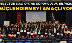 “SÜRDÜRÜLEBİLİR GELECEK” ÇALIŞTAYI YOĞUN KATILIMLA GERÇEKLEŞTİRİLDİ