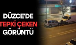 KİMSEYE ALDIRIŞ ETMEDİ, SOKAK ORTASINDA İDRARINI YAPTI