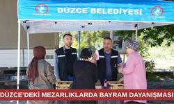 DÜZCE BELEDİYESİ VATANDAŞLARA ÇEŞİTLİ İKRAMLARDA BULUNDU