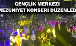 KONSERDE DOSTLUKLAR PEKİŞTİ
