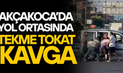 ÖLDÜRESİYE DÖVDÜLER: BİR KİŞİ ARAÇLA OLAY YERİNDEN UZAKLAŞTIRILDI