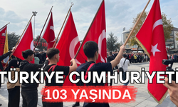 DÜZCE’DE KUTLAMALAR ÇELENK SUNMA TÖRENİ İLE BAŞLADI