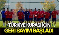 KIRMIZI ŞİMŞEKLER TÜRKİYE KUPASI MESAİSİNDE