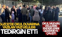 DÜZCE’DE VELİLER ENDİŞEYLE OKUL ÖNÜNDE BEKLEDİ