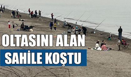 AKÇAKOCA İLÇESİNDE OLTA AVCILARI STRESİNİ BALIK TUTARAK ATIYOR