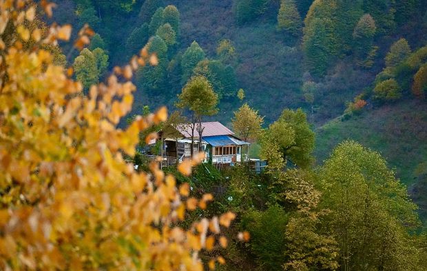 GÜZELDERE ŞELALESİ TABİAT PARKI SONBAHAR RENKLERİNE BÜRÜNDÜ