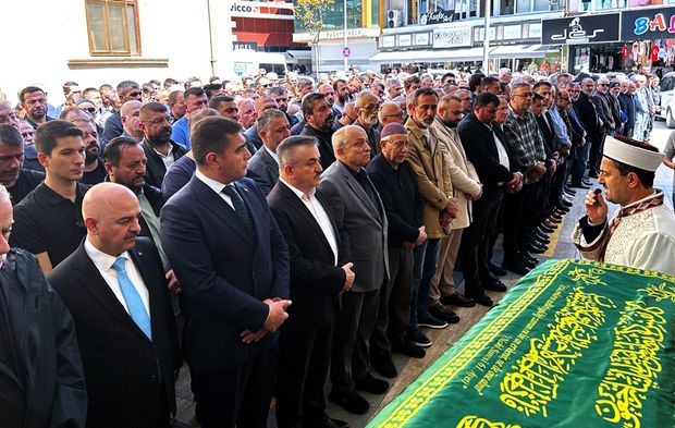 TÜRKSEVEN AİLESİ'NİN KIYMETLİ BÜYÜĞÜ HACI HANİFE TÜRKSEVEN TOPRAĞA VERİLDİ
