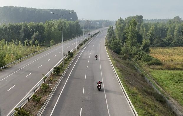 UMRE İÇİN MOTOSİKLETLERİYLE KUTSAL TOPRAKLARA GİDİYORLAR