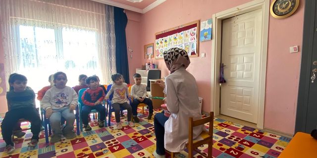 ÇOCUKLAR AĞIZ VE DİŞ SAĞLIĞI EĞİTİMİ ALDI