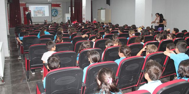ÖĞRENCİLER SAĞLIKLI GIDA KONUSUNDA BİLGİLENDİRİLDİ