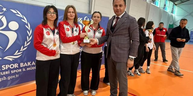 AKÇAKOCA KAYMAKAMI UZAN, GENÇLİK MERKEZİ’Nİ ZİYARET ETTİ