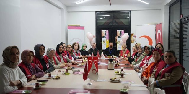 DÜZCE KADIN EMEĞİ MERKEZİ’NDE EĞİTİM VE TARAMA PROGRAMI DÜZENLENDİ