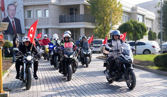 300 MOTOSİKLETLİ ŞEHİR TURU YAPTI