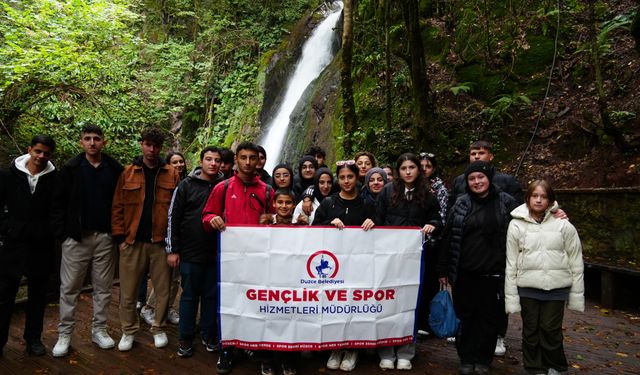 GENÇLER DÜZCE’NİN DOĞAL VE TARİHİ ZENGİNLİKLERİNİ KEŞFETTİ