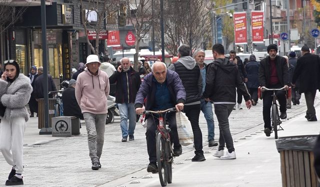 “BEN OLSAM ANKARA’DA BASTIRIRDIM, KÖYLERE DOĞALGAZ GETİRİRDİM”