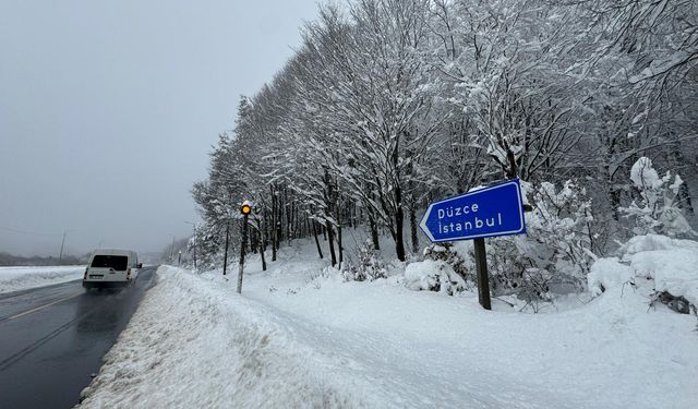 BEYAZ ÖRTÜYLE KAPLANAN DAĞ HAVADAN GÖRÜNTÜLENDİ