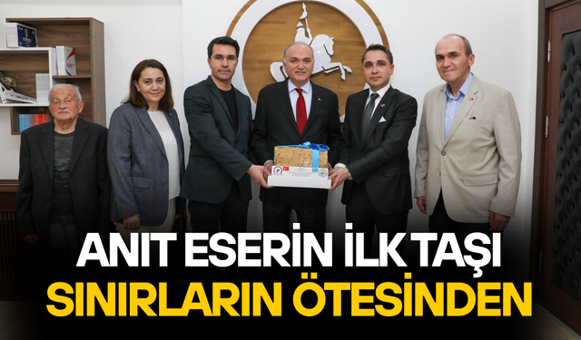 KIRIM’DAN GETİRİLEN TAŞ BAŞKAN ÖZLÜ’YE TESLİM EDİLDİ