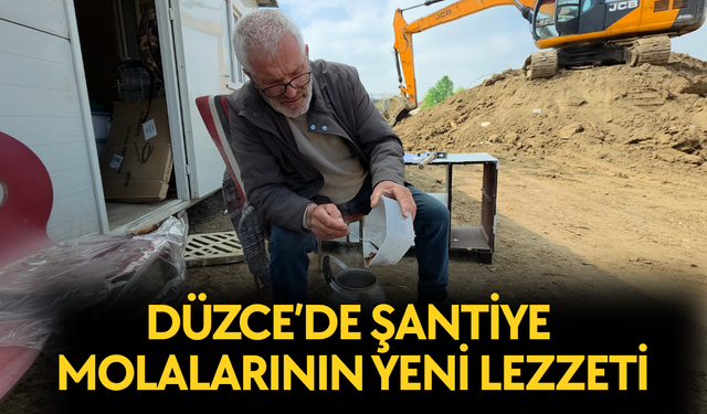 İŞÇİLER, FINDIK KABUĞUNDAN HAZIRLADIKLARI ÇAYLA YORGUNLUK ATIYOR