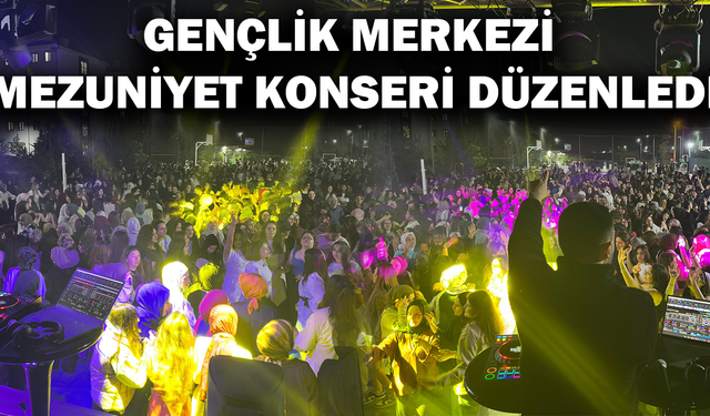 KONSERDE DOSTLUKLAR PEKİŞTİ