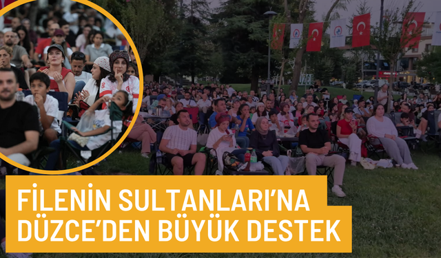 ŞAMPİYONLUK SEVİNCİ KENT MEYDANINA TAŞTI