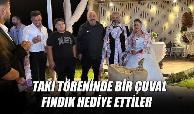 HEM ÇİFTİ HEM DE DAVETLİLERİ ŞAŞIRTTI