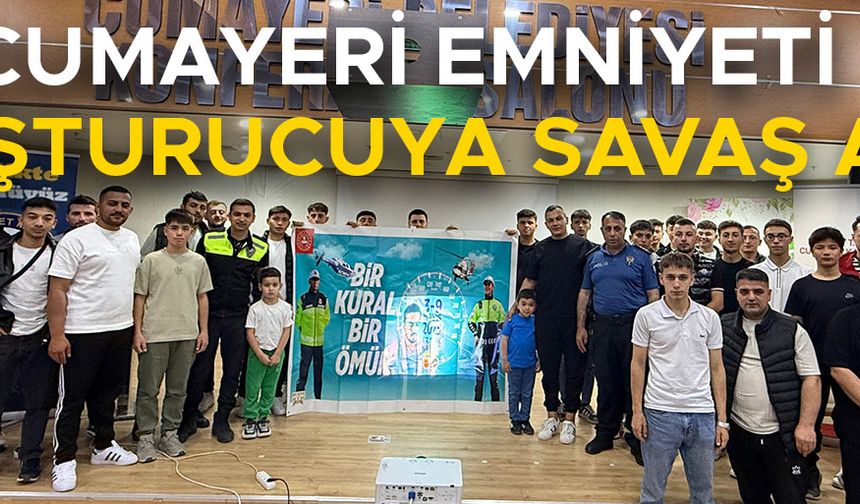 İLÇEDE DÜZENLENEN SEMİNER GENÇLERİN YOĞUN İLGİSİNİ ÇEKTİ