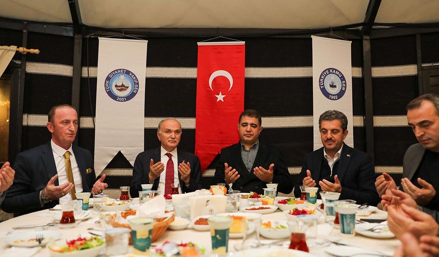 CAMİLER VE DİN GÖREVLİLERİ HAFTASI ETKİNLİĞİ: VALİ ASLAN VE BAŞKAN ÖZLÜ DE KATILDI