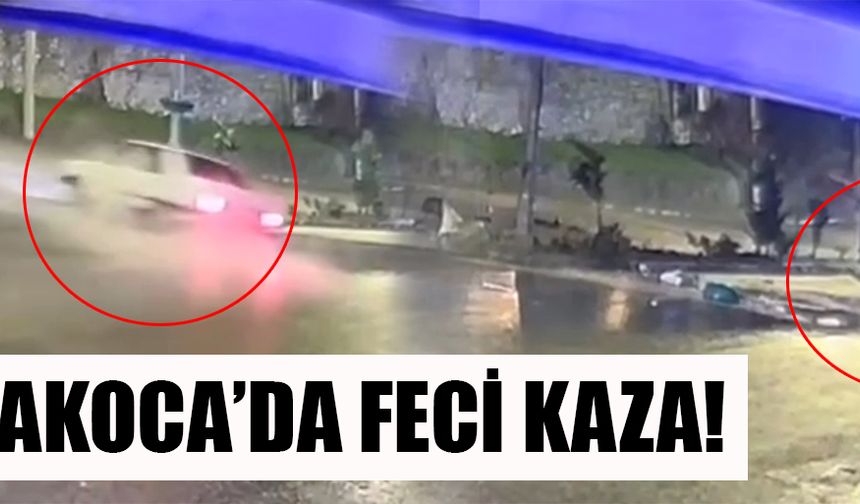 DİREĞE ÇARPAN OTOMOBİL İKİYE BÖLÜNDÜ