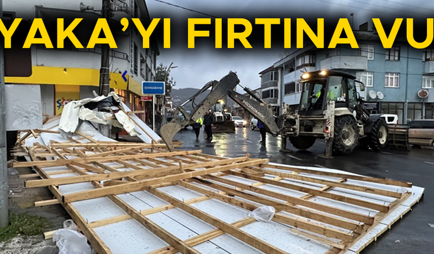 EVLERİN ÇATILARI UÇTU