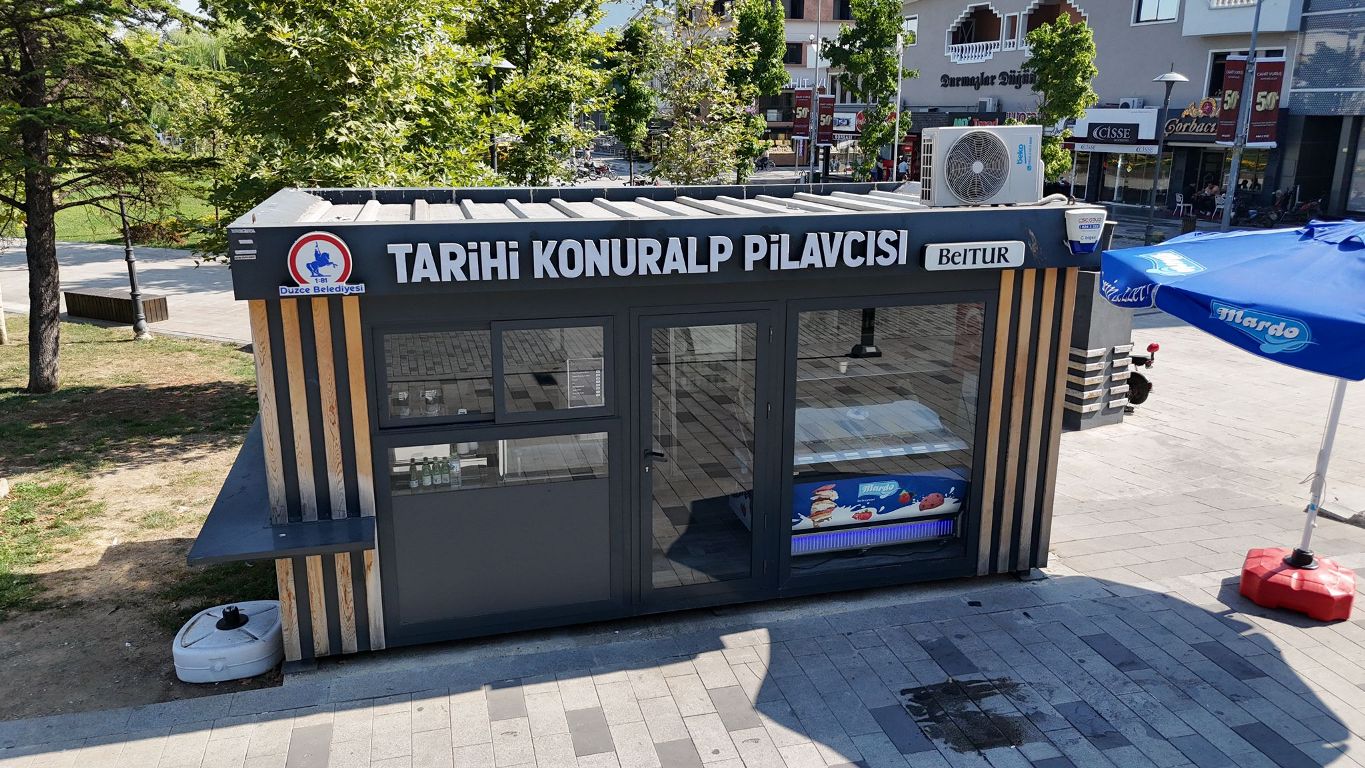 Tarihi Konuralp Pilavcısı