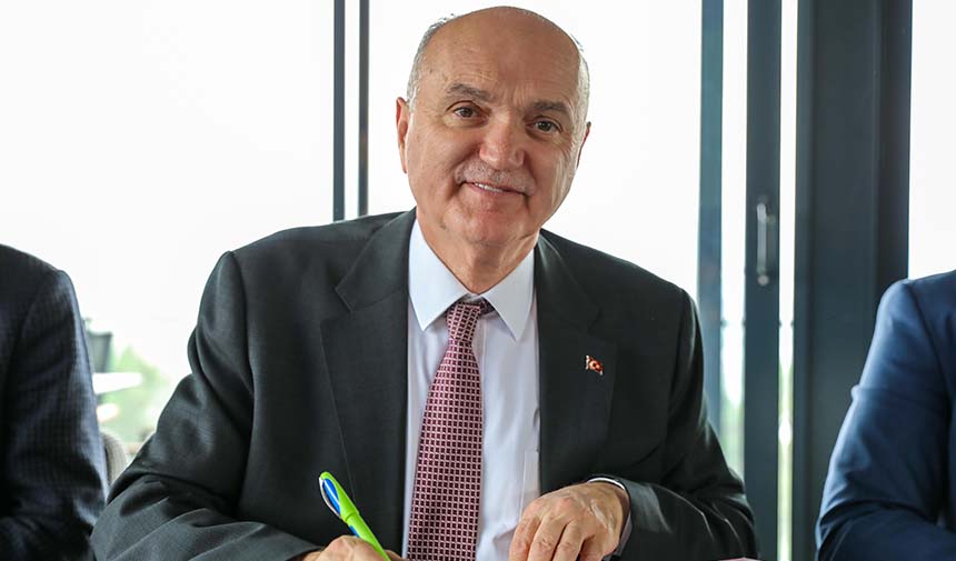 Faruk Özlü İmza