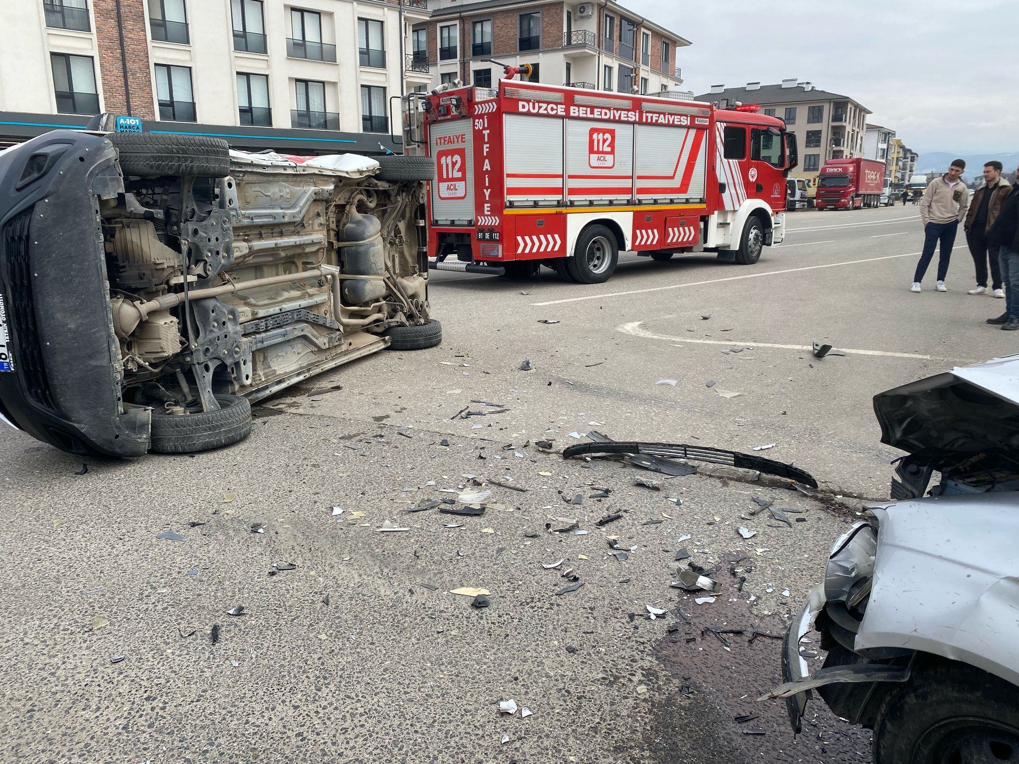 A A 20250212 37031769 37031766 D U Z C E D E H A F I F T I C A R I A R A C I L E O T O M O B I L I N C A R P I S T I G I K A Z A D A 2 K I S I Y A R A L A N D I