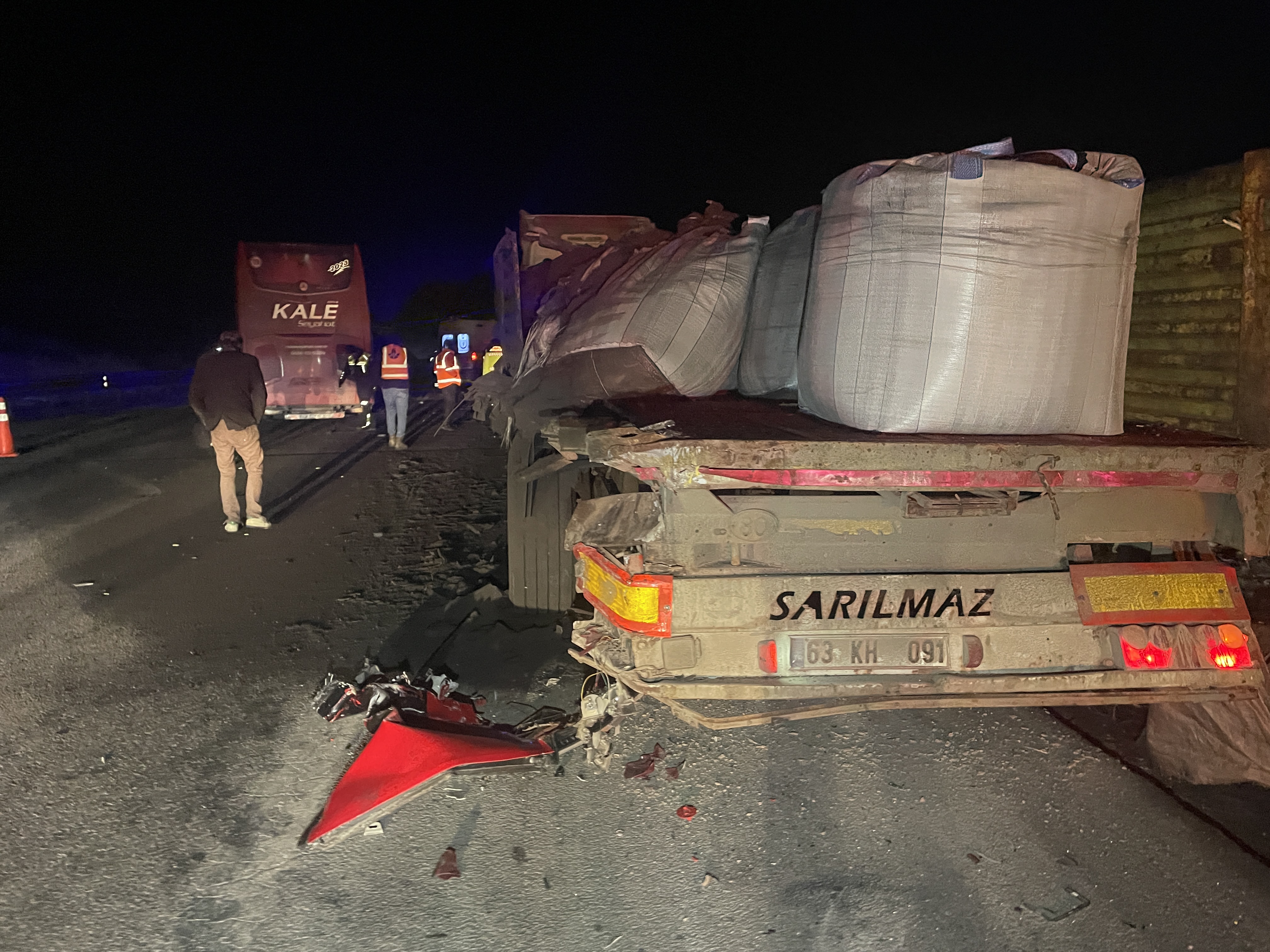 A A 20250225 37158897 37158895 B O L U D A Y O L C U O T O B U S U N U N T I R A C A R P M A S I S O N U C U 6 K I S I Y A R A L A N D I