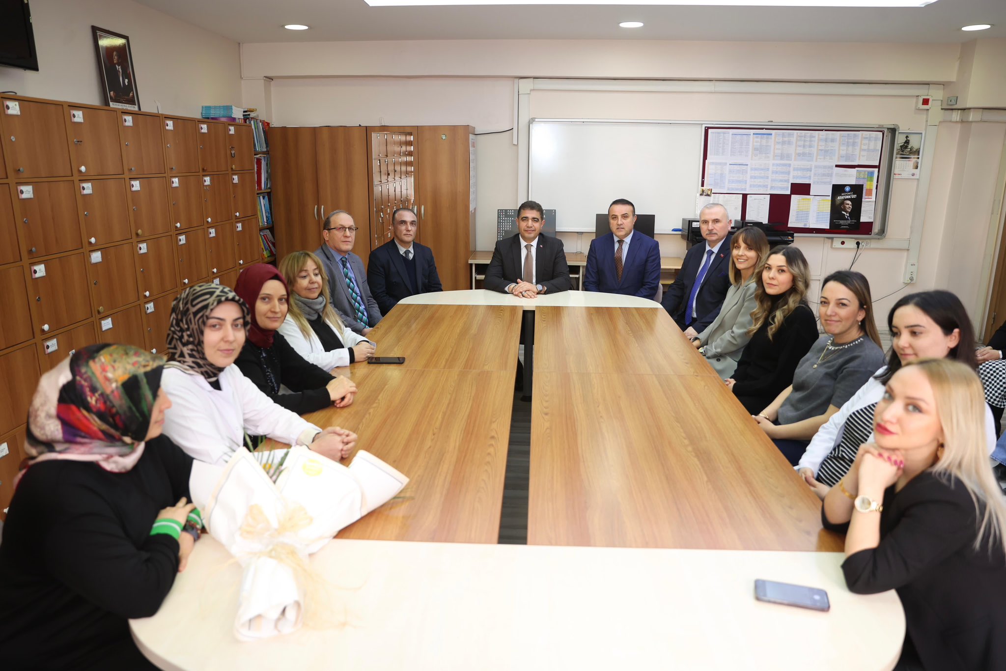 Gjh W Xn8 X A A A Q Y C M