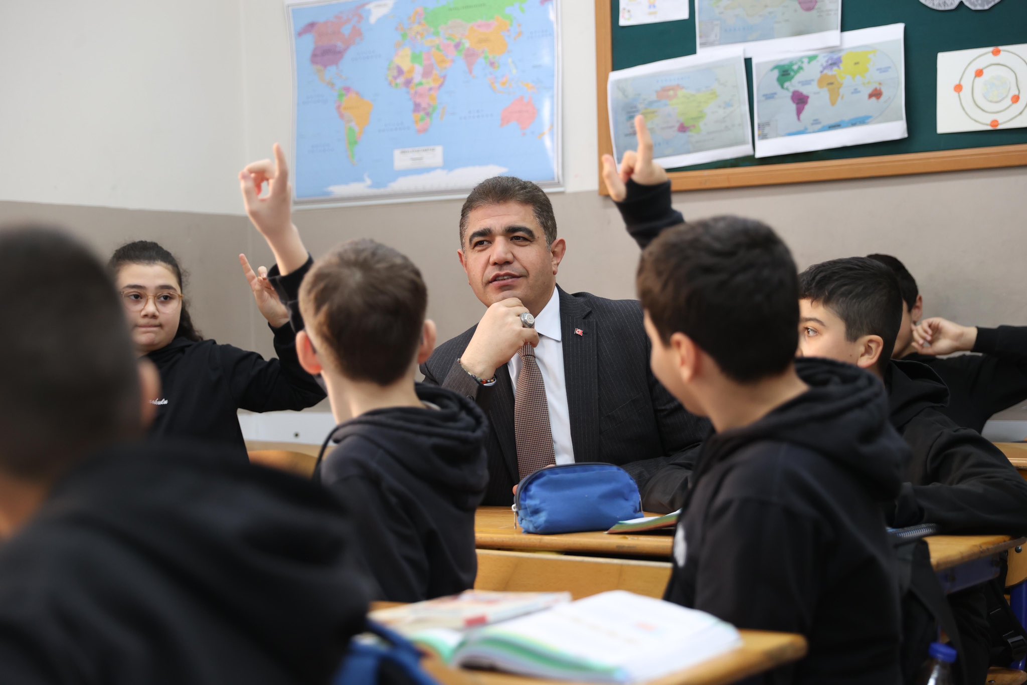 Gjh W Xo B W M A A Drb B