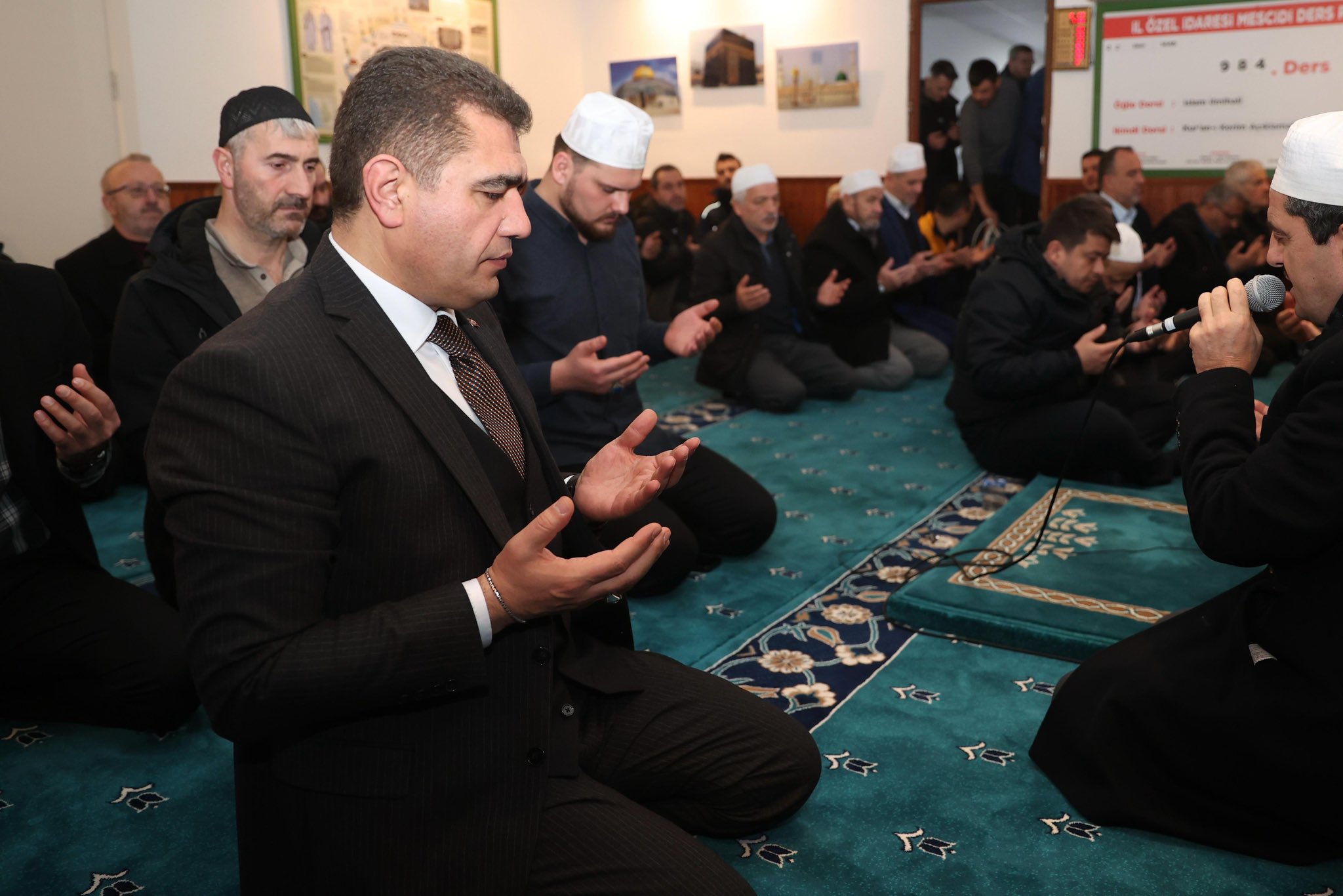 Gk S P If W Q A A90Zm