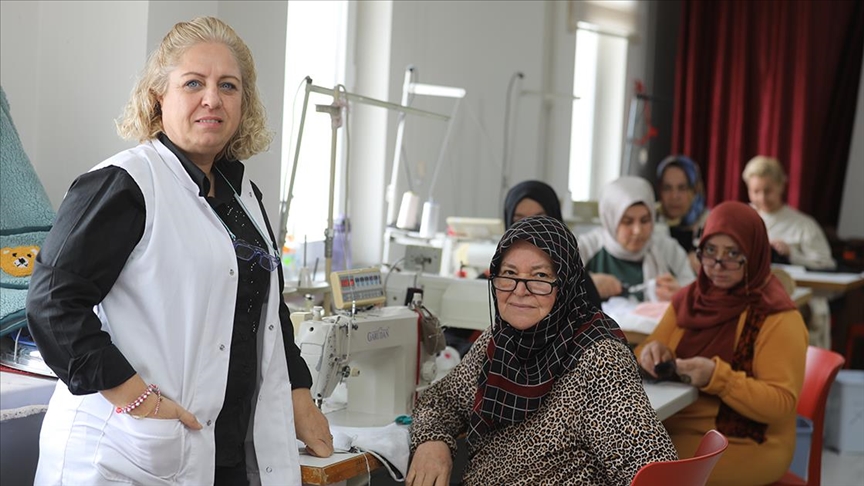 Thumbs B C F8Ed57D9C2094Cb212Ee5B774148D075