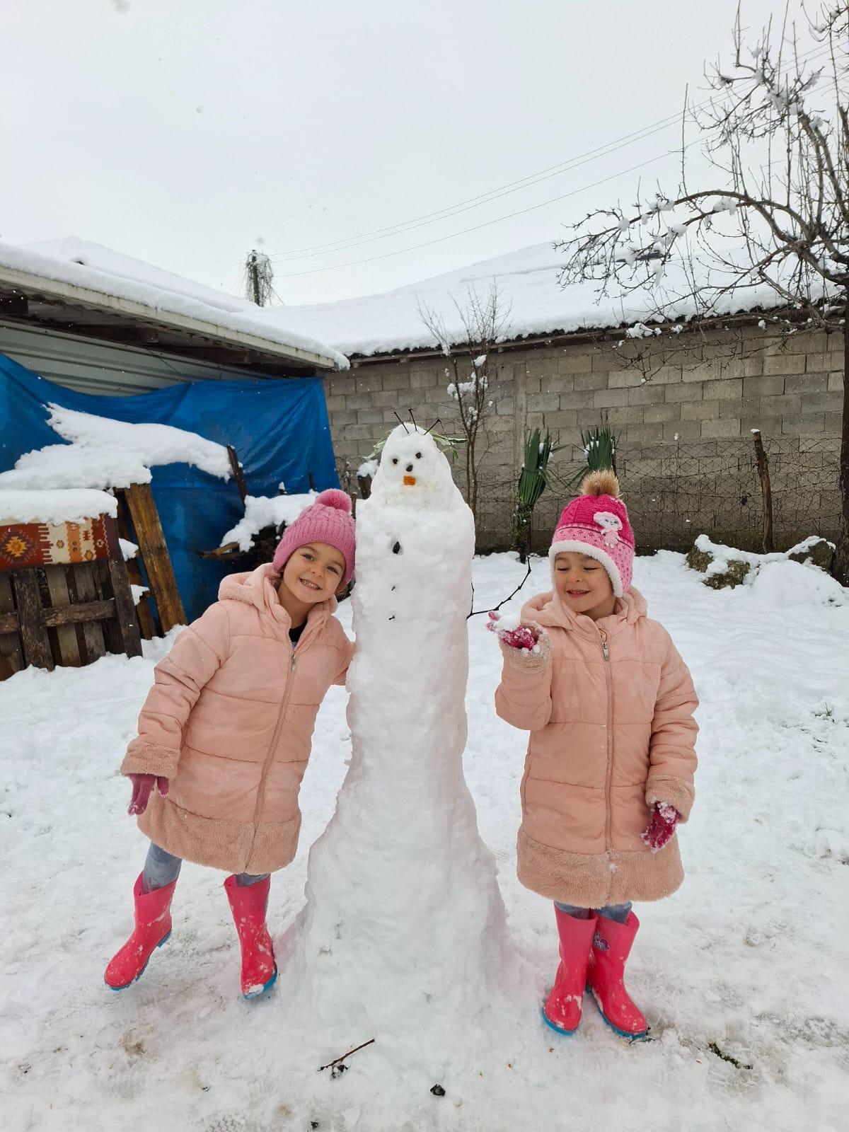 DÜZCE'NİN EĞLENCELİ KAR MANZARALARI