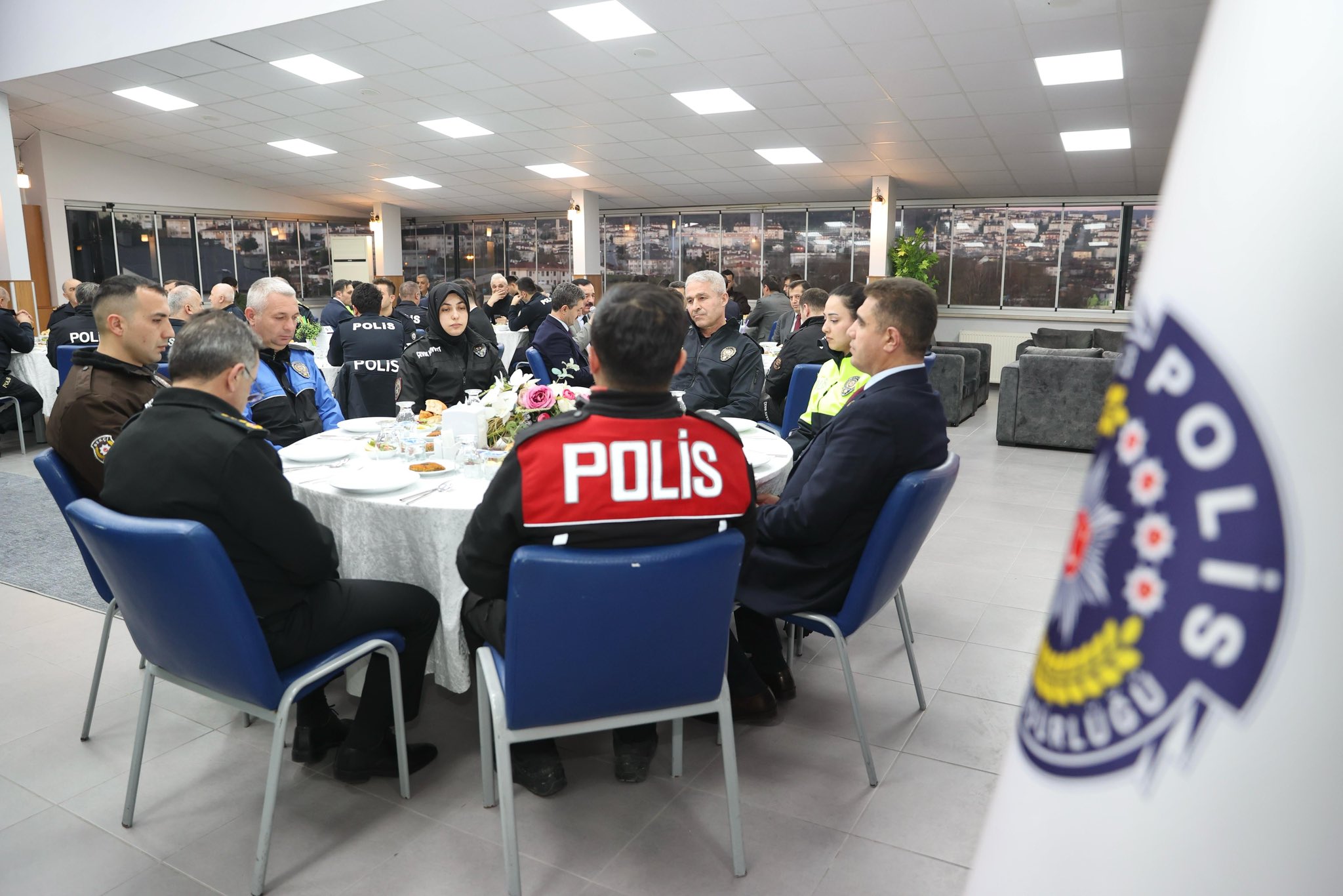 Gl Y Ai7V Ww A Ekk60