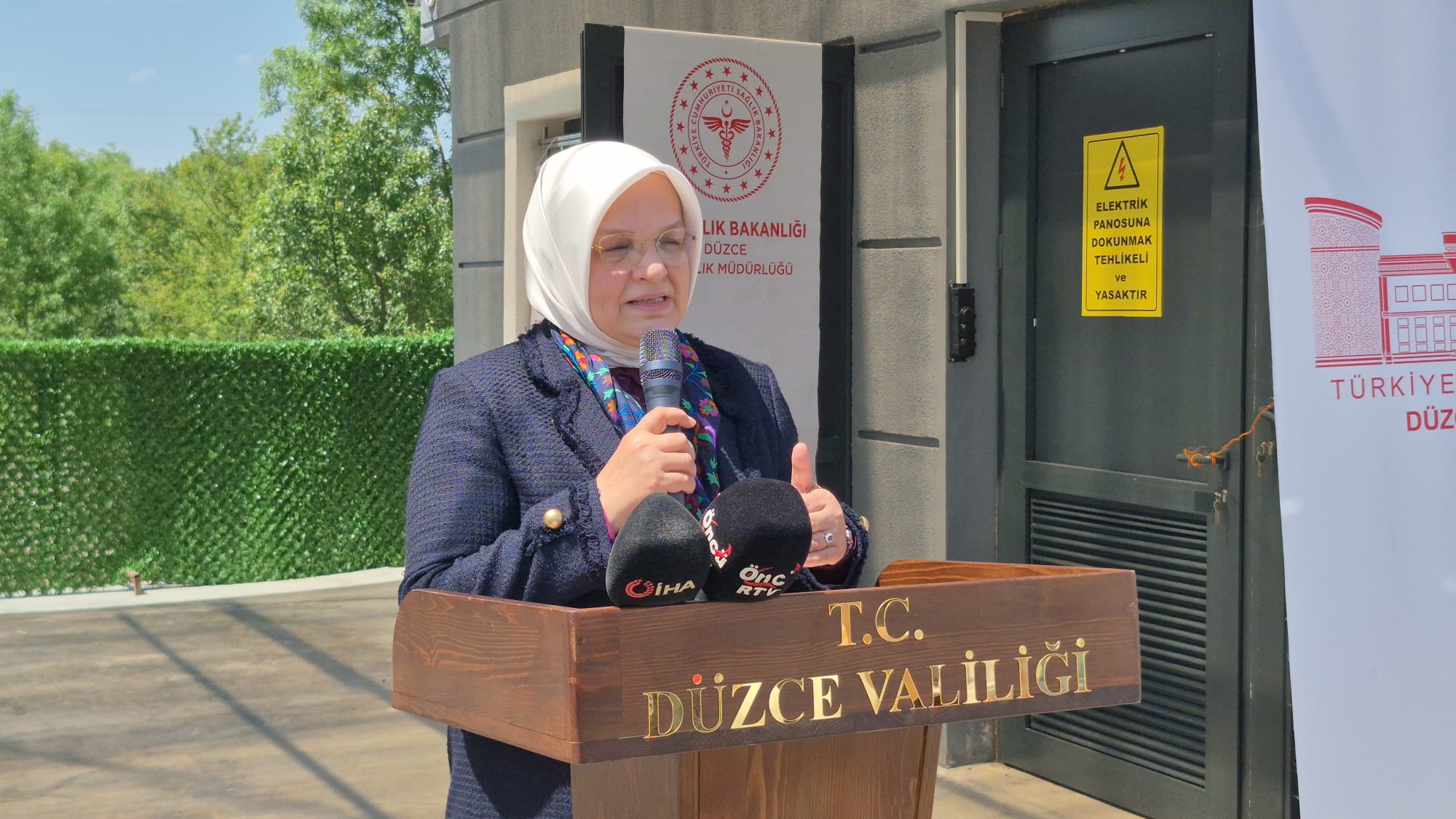 62B605F0 F8A6 446B 9C6E 39958481D242